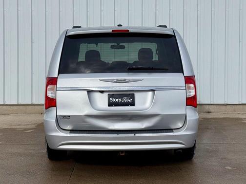 2012 Chrysler Town & Country Touring