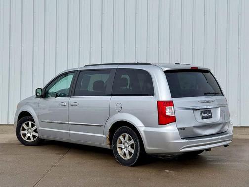 2012 Chrysler Town & Country Touring