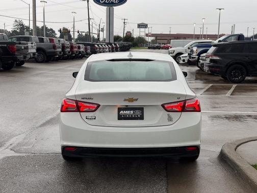 Summit White 2019 Chevrolet Malibu LT