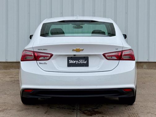 Summit White 2019 Chevrolet Malibu LT