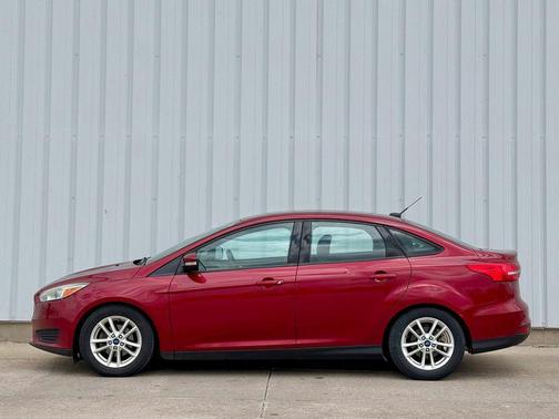 Ruby Red Metallic Tinted Clearcoat 2016 Ford Focus SE