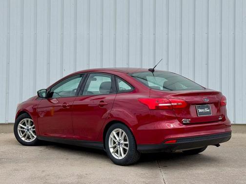 Ruby Red Metallic Tinted Clearcoat 2016 Ford Focus SE