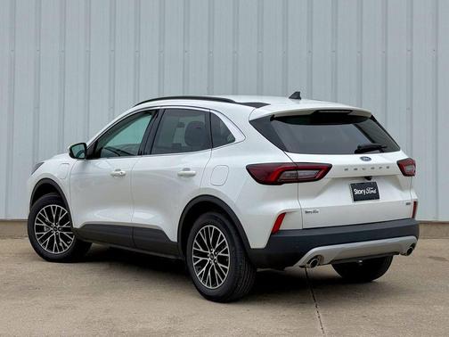 Star White Metallic Tri-Coat 2025 Ford Escape PHEV SE