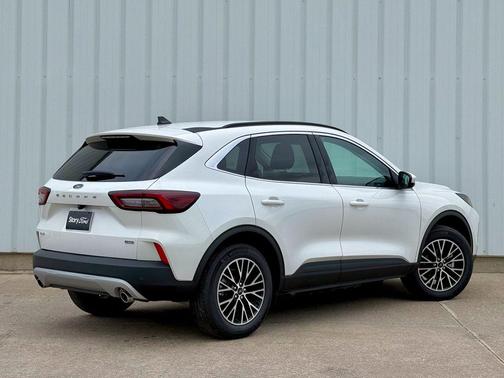 Star White Metallic Tri-Coat 2025 Ford Escape PHEV SE
