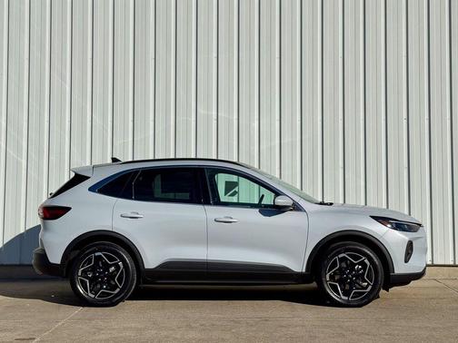 2026 Ford Escape Platinum