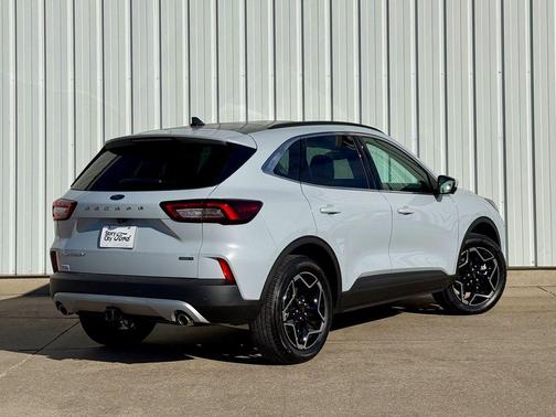 2026 Ford Escape Platinum