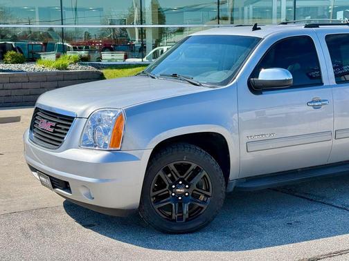 Quicksilver Metallic 2013 GMC Yukon XL 1500 SLT