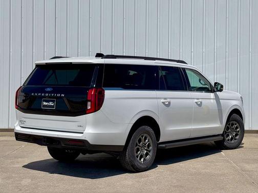 White 2026 Ford Expedition Max Active 4x4