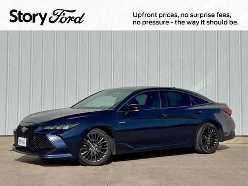 2019 Toyota Avalon Hybrid XSE