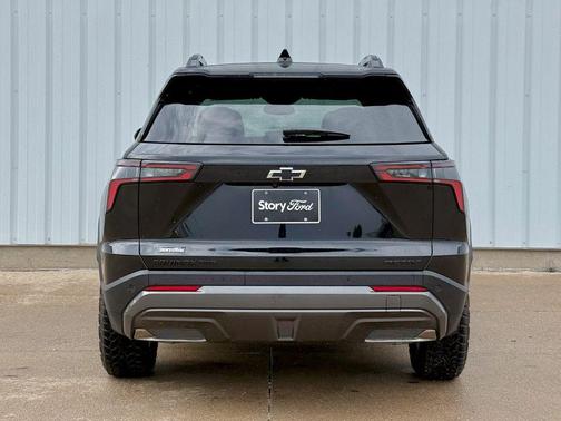 Mosaic Black Metallic 2025 Chevrolet Equinox AWD ACTIV