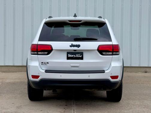 Bright White Clearcoat 2020 Jeep Grand Cherokee Upland