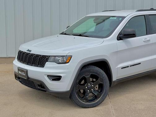 Bright White Clearcoat 2020 Jeep Grand Cherokee Upland