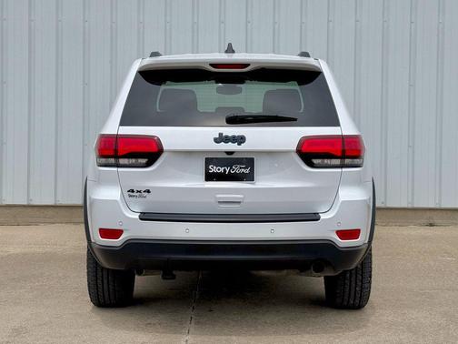 Bright White Clearcoat 2020 Jeep Grand Cherokee Upland