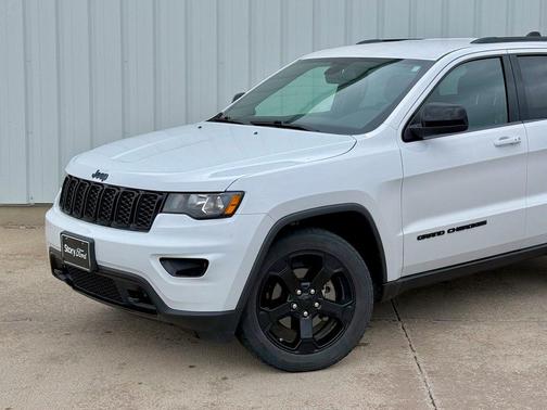 Bright White Clearcoat 2020 Jeep Grand Cherokee Upland