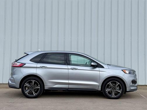 2020 Ford Edge ST