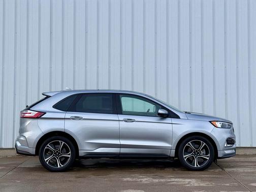 2020 Ford Edge ST
