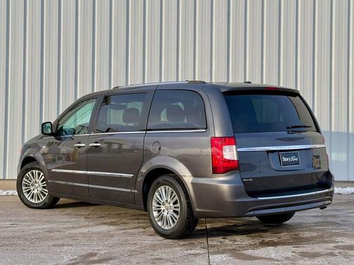 2014 Chrysler Town & Country Touring-L