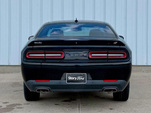 Pitch Black Clearcoat 2018 Dodge Challenger GT