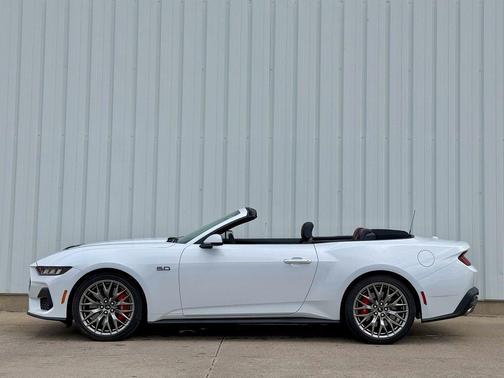 Oxford White 2024 Ford Mustang GT Premium
