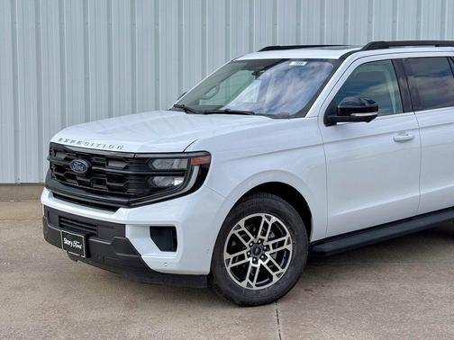 Oxford White 2025 Ford Expedition Active