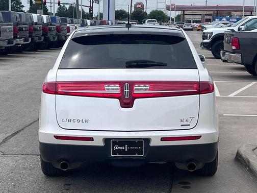 White Platinum Clearcoat Metallic 2016 Lincoln MKT EcoBoost