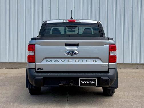 Silver Metallic 2022 Ford Maverick Lariat