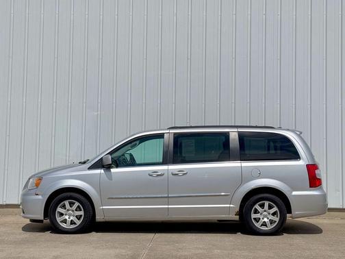 2012 Chrysler Town & Country Touring