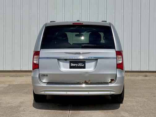 2012 Chrysler Town & Country Touring