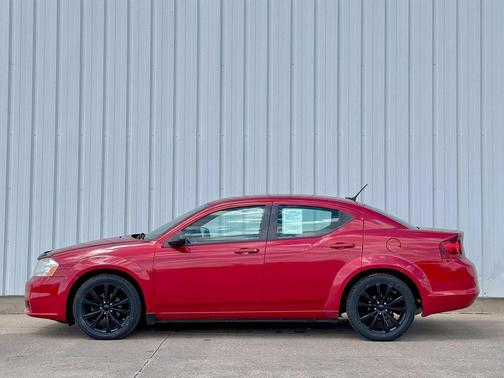 Redline 2 Coat Pearl 2014 Dodge Avenger SE