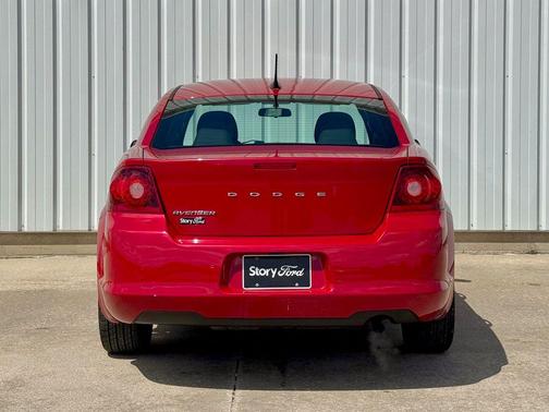 Redline 2 Coat Pearl 2014 Dodge Avenger SE