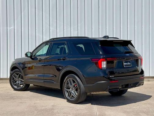 Agate Black Metallic 2025 Ford Explorer ST-Line