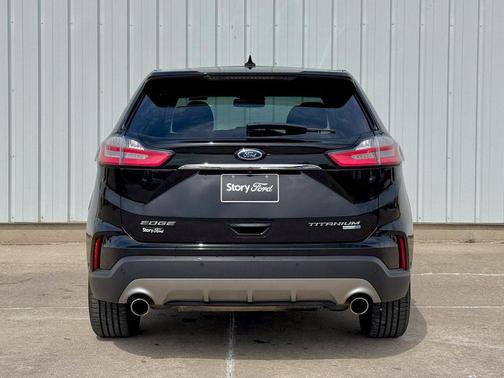 Agate Black Metallic 2019 Ford Edge Titanium