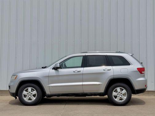 Bright Silver Metallic Clearcoat 2012 Jeep Grand Cherokee Laredo