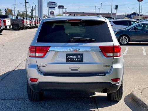 Bright Silver Metallic Clearcoat 2012 Jeep Grand Cherokee Laredo