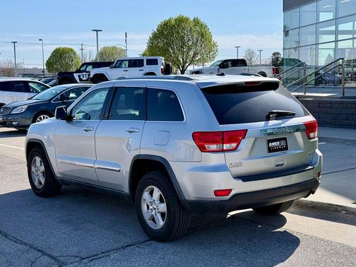 Bright Silver Metallic Clearcoat 2012 Jeep Grand Cherokee Laredo