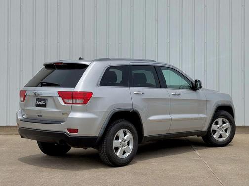 Bright Silver Metallic Clearcoat 2012 Jeep Grand Cherokee Laredo