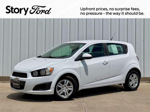 Summit White 2014 Chevrolet Sonic LT