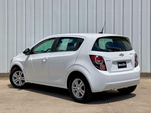 Summit White 2014 Chevrolet Sonic LT