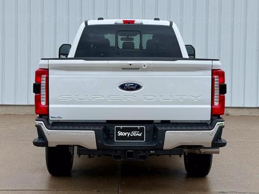 Star White Metallic Tri-Coat 2026 Ford F-350 Lariat
