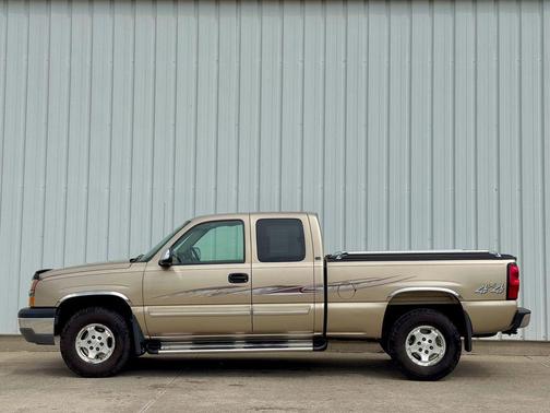 2004 Chevrolet Silverado 1500 LS Extended Cab