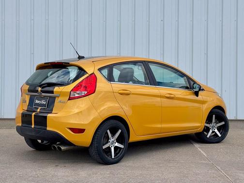 Yellow Blaze Metallic Tri-coat 2011 Ford Fiesta SES