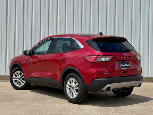 Rapid Red Metallic Tinted Clearcoat 2021 Ford Escape SE