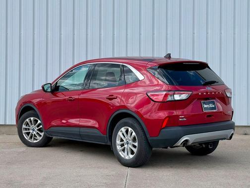 Rapid Red Metallic Tinted Clearcoat 2021 Ford Escape SE