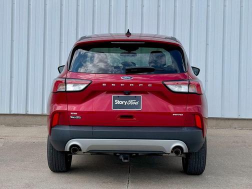 Rapid Red Metallic Tinted Clearcoat 2021 Ford Escape SE