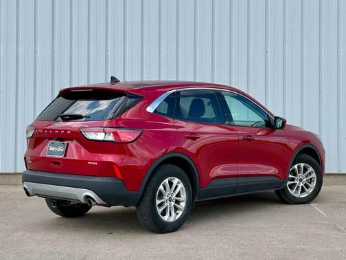 Rapid Red Metallic Tinted Clearcoat 2021 Ford Escape SE