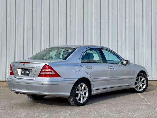 2007 Mercedes-Benz C-Class Luxury 4MATIC
