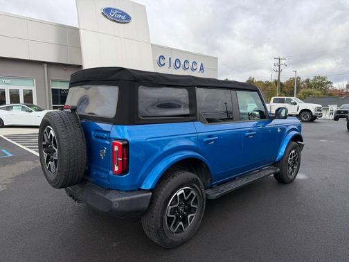 2022 Ford Bronco Outer Banks
