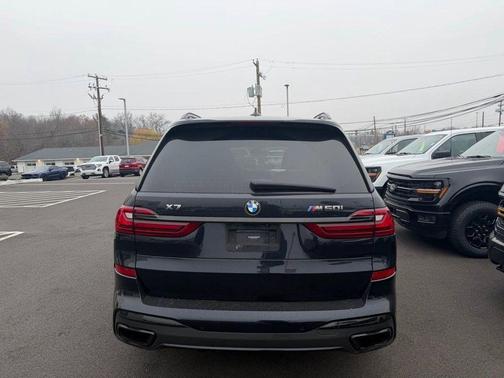 2021 BMW X7 M50i