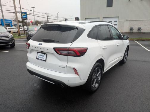 Oxford White 2023 Ford Escape ST-Line