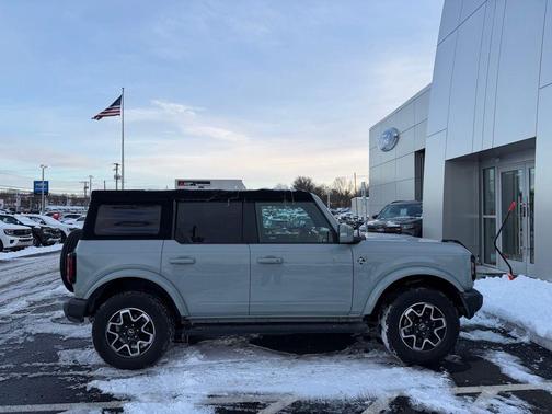 2021 Ford Bronco Outer Banks